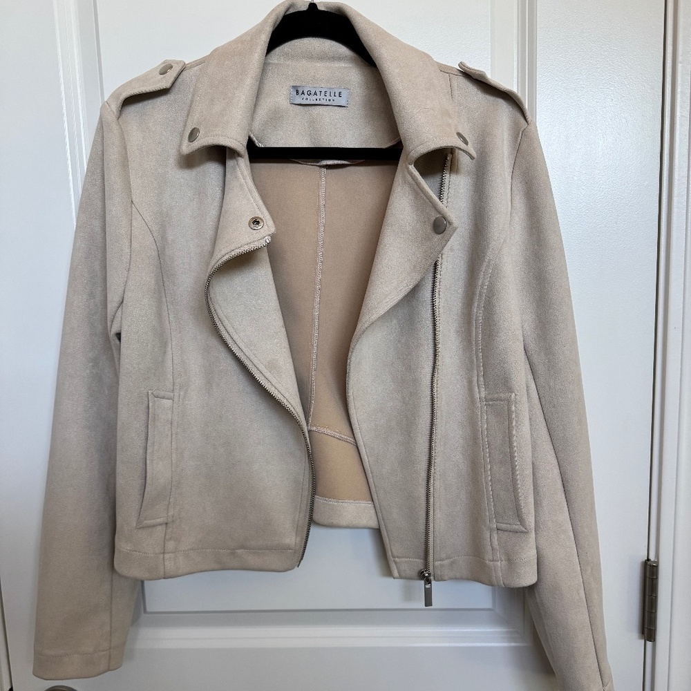 Moto Style Cropped Jacket - Picture 2 of 4